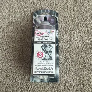 “Tulip- Black Tie Dye Kit”
